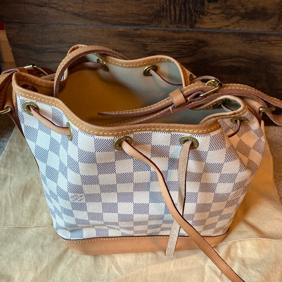 💯% Authentic Louis Vuitton Damien BB bucket - Picture 11 of 11